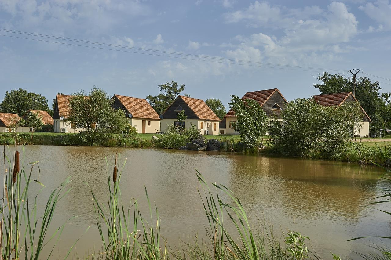 Le Lac Bleu Hotel Lacapelle-Marival Kültér fotó