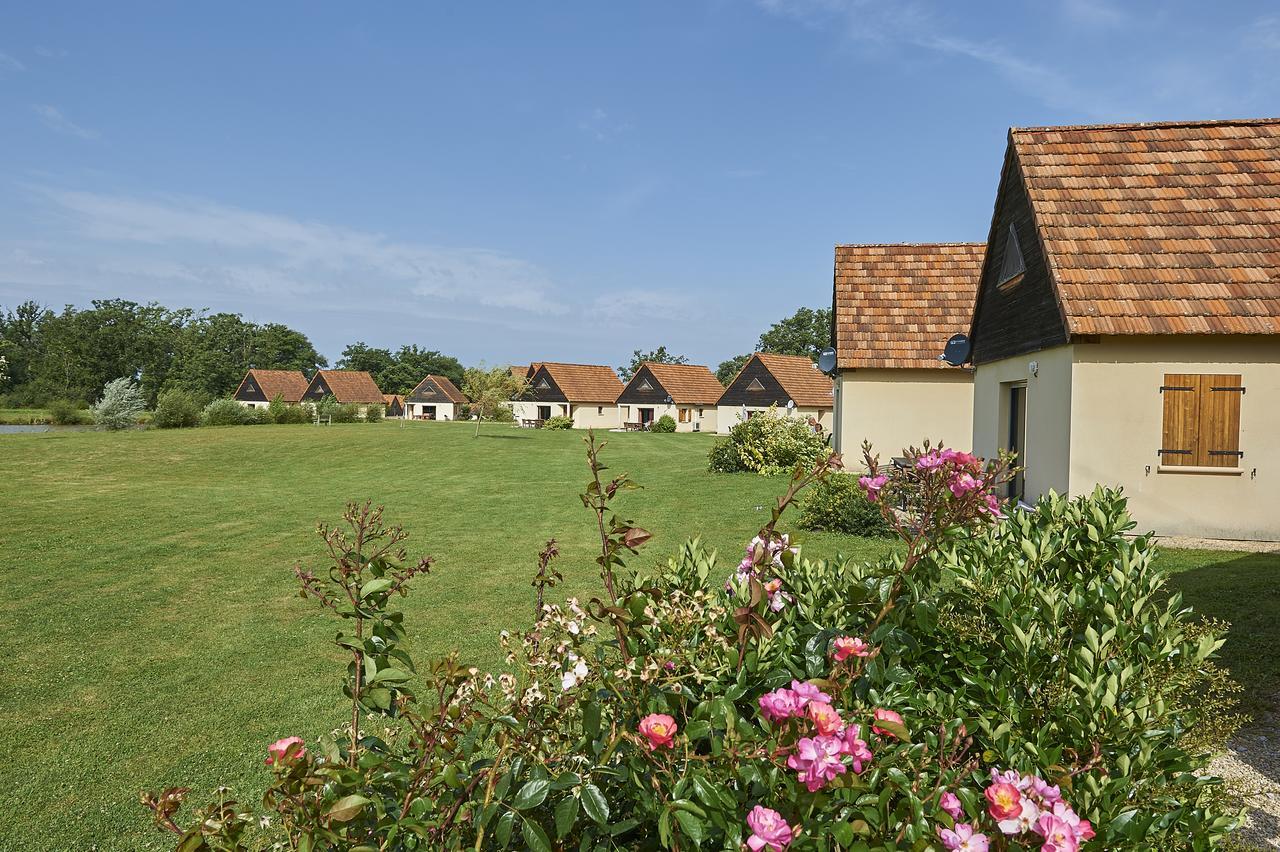 Le Lac Bleu Hotel Lacapelle-Marival Kültér fotó